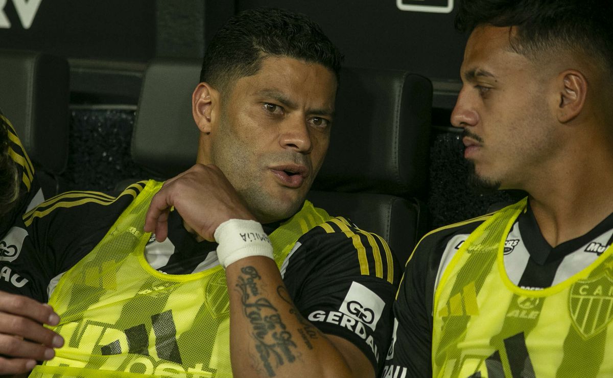 Atlético-MG faz pedido por áudio de arbitragem em protesto por cartão a Hulk