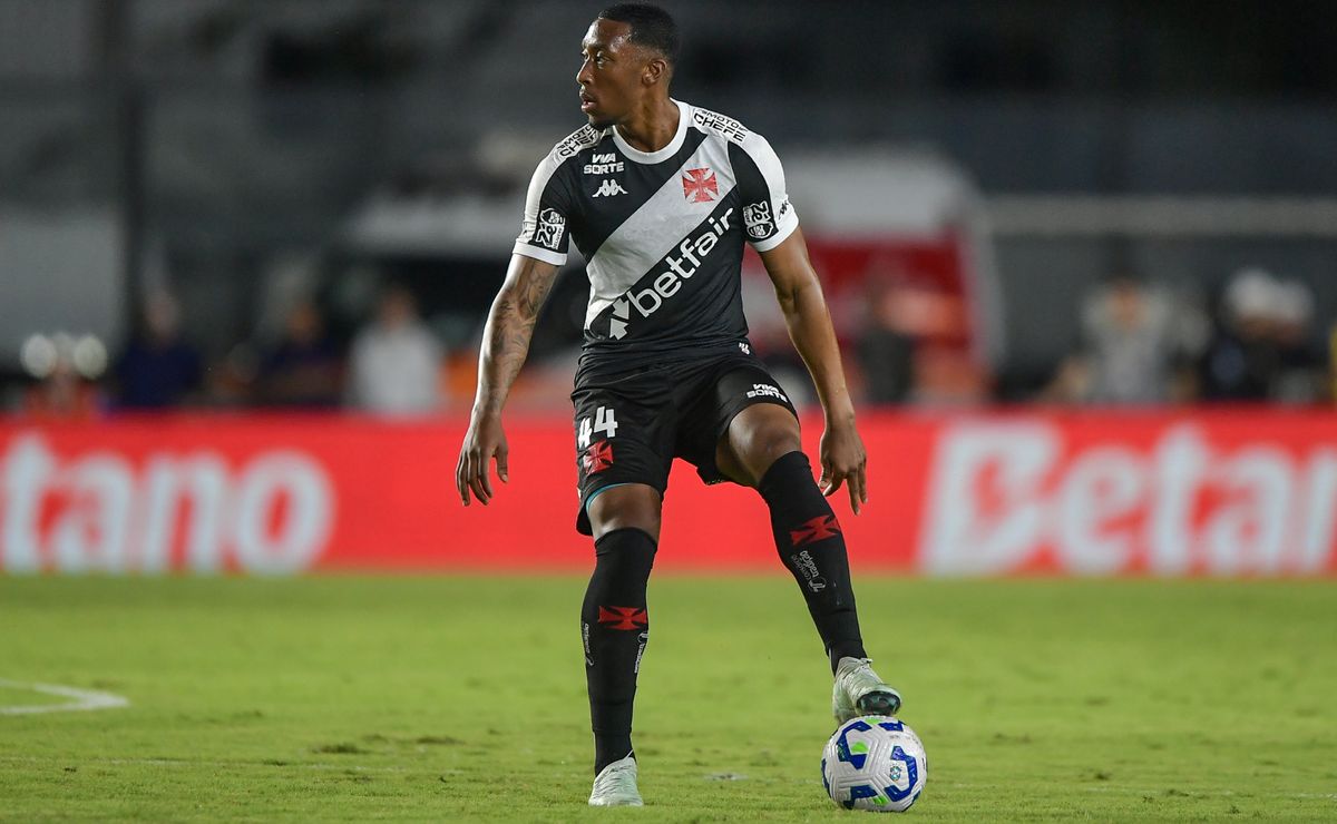 Ex-Vasco, Luiz Gustavo enfrenta momento complicado e permanece sem espaço no Bahia