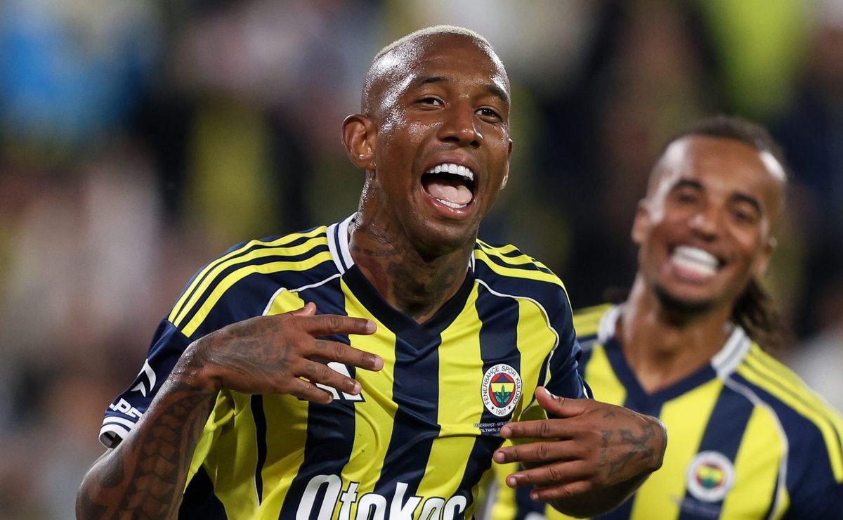 Talisca contratado pelo Grêmio tem atualização com concorrência Flamengo e Fluminense em caso de volta para o Brasil