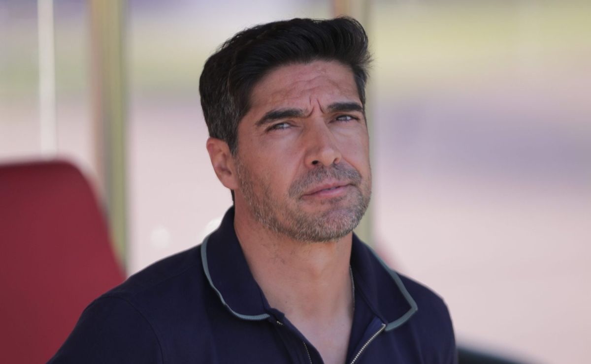 Escalação do Palmeiras tem retorno de Vitor Roque confirmado por Abel Ferreira contra Bragantino