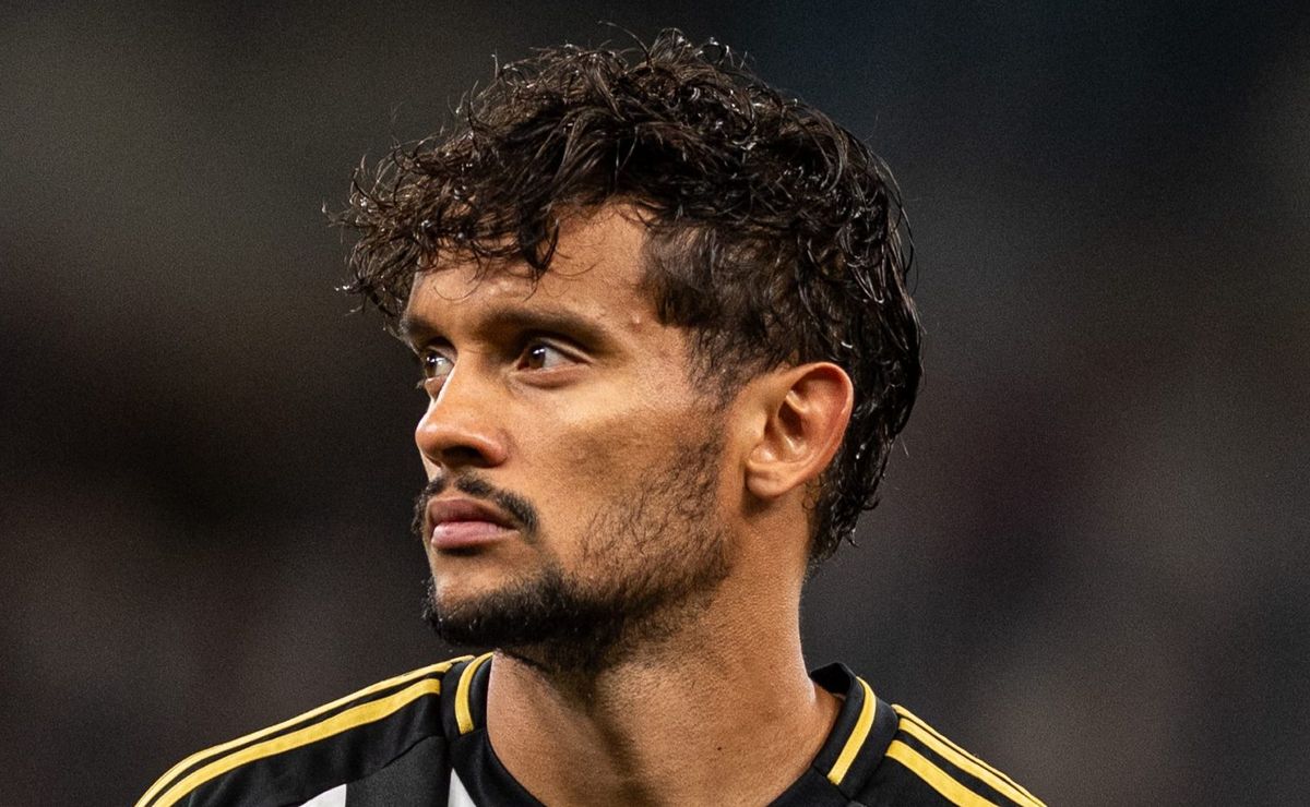 Paulo Cesar Zanovelli é criticado no clássico e Gustavo Scarpa admite erro prejudicial ao Cruzeiro
