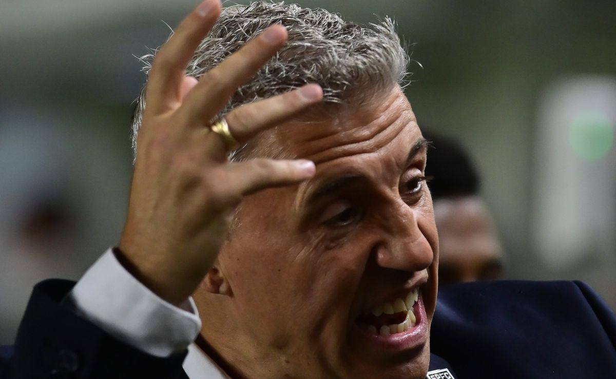 Crespo desabafa após derrota em Grêmio x São Paulo e revela: “acontecem coisas inacreditáveis todos os dias”