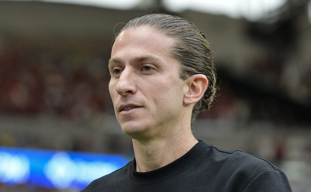 Flamengo define escalação com retornos de Filipe Luís e dúvida sobre Saúl para jogo com o Palmeiras