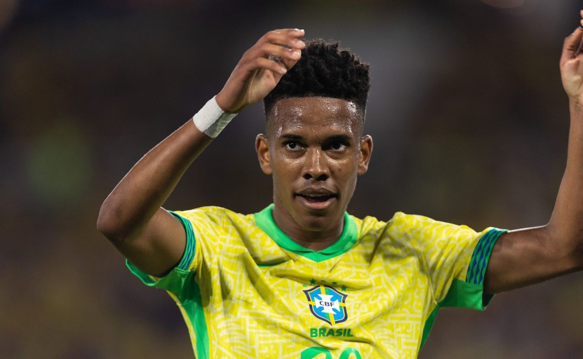 Desempenho de Estêvão no Chelsea vira destaca internacional após gol na liga dos campeões  