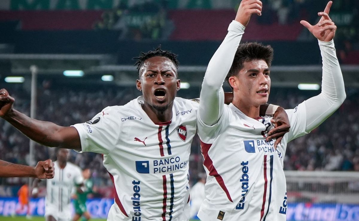 LDU abre o placar contra o Palmeiras na Libertadores após vacilo do lateral Khellven