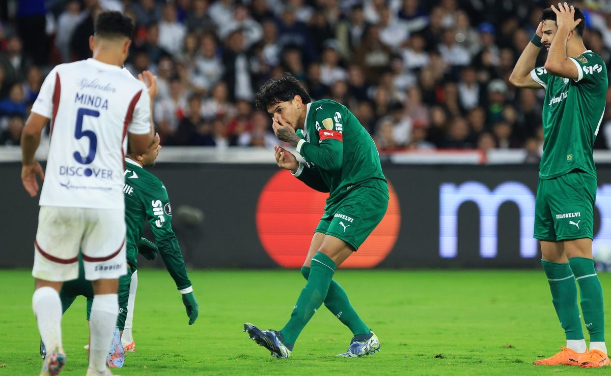 Fábio Piperno não poupa críticas ao Palmeiras e define jogo como: “Ridículo e lamentável”