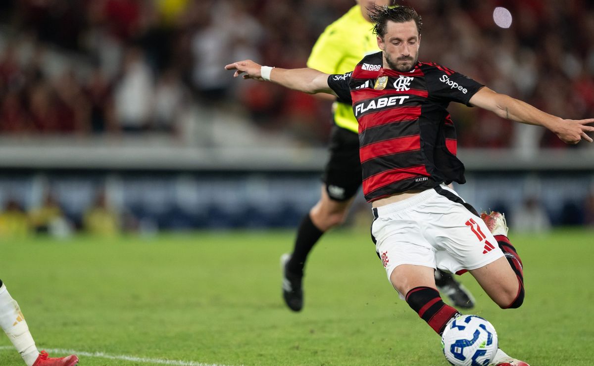 Postura de Filipe Luís com Viña vira assunto durante Flamengo x Sport: “É difícil entender”