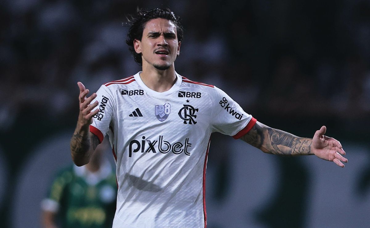 Pedro segue com braço imobilizado no Flamengo; Filipe Luís espera contar para final da Libertadores