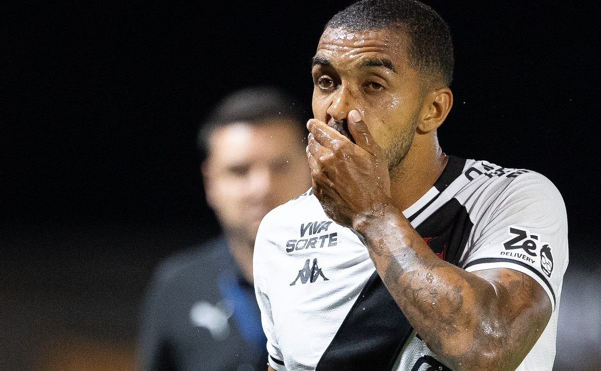 Paulo Henrique faz pênalti ‘infantil’ e Vasco é derrotado diante do São Paulo pelo Brasileirão