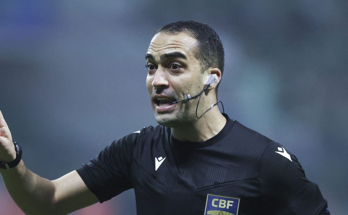 Grêmio se revolta com Davi de Oliveira Lacerda e se sente mais uma vez prejudicado no Brasileirão 