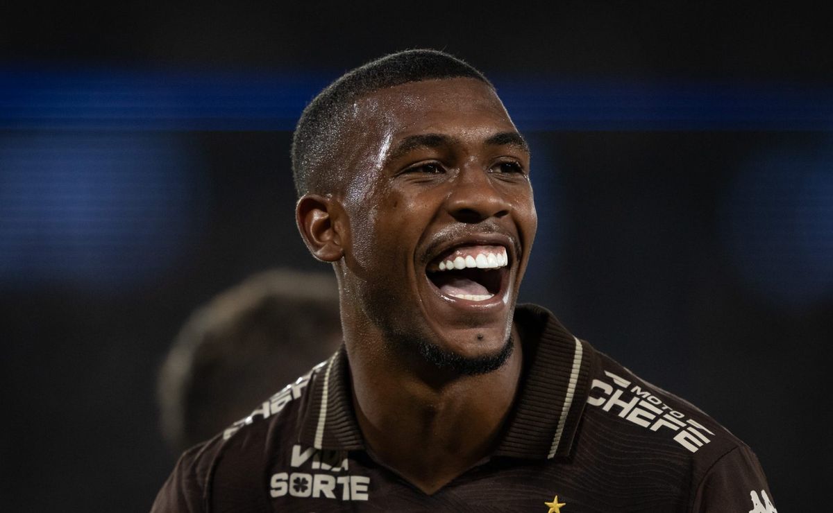 Vasco quer renovar com Rayan até 2030 e aumentar salário para aproximadamente R$ 1 milhão