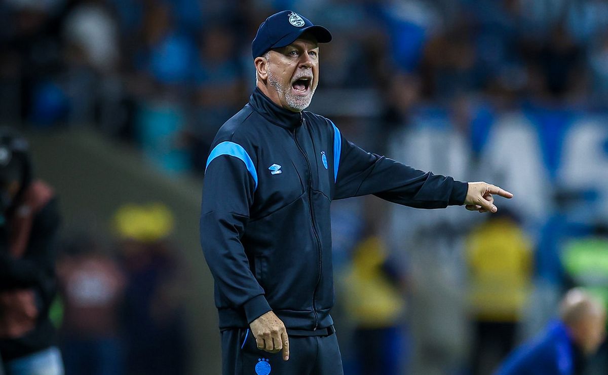 Mano Menezes lamenta polêmica de Leão e Oswaldo de Oliveira com Ancelotti: “Ficou muito feio para todos nós”