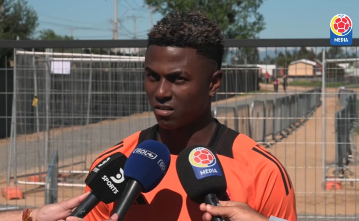 Ex-técnico de Villarreal, Héctor Cárdenas, da dica para o Cruzeiro sobre o colombiano: “tem que orientá-lo”