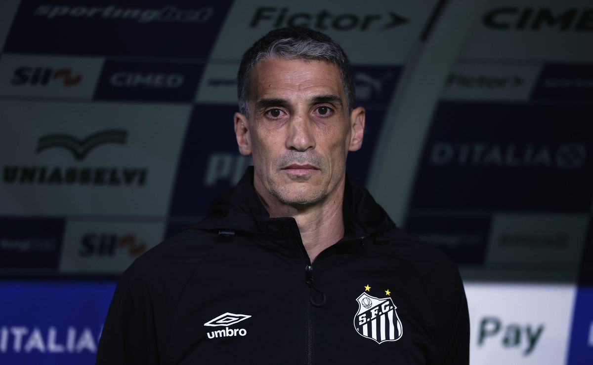 Vojvoda explica ausência de Neymar no clássico e revela futuro do jogador no Santos