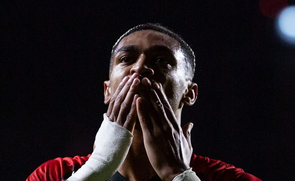 São Paulo ganha oportunidade no mercado e o atacante Derick Lacerda é oferecido aos dirigentes