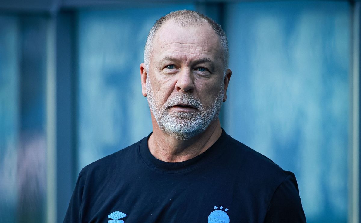 Mano Menezes venceu menos da metade dos jogos contra o Cruzeiro desde sua última passagem pelo clube mineiro