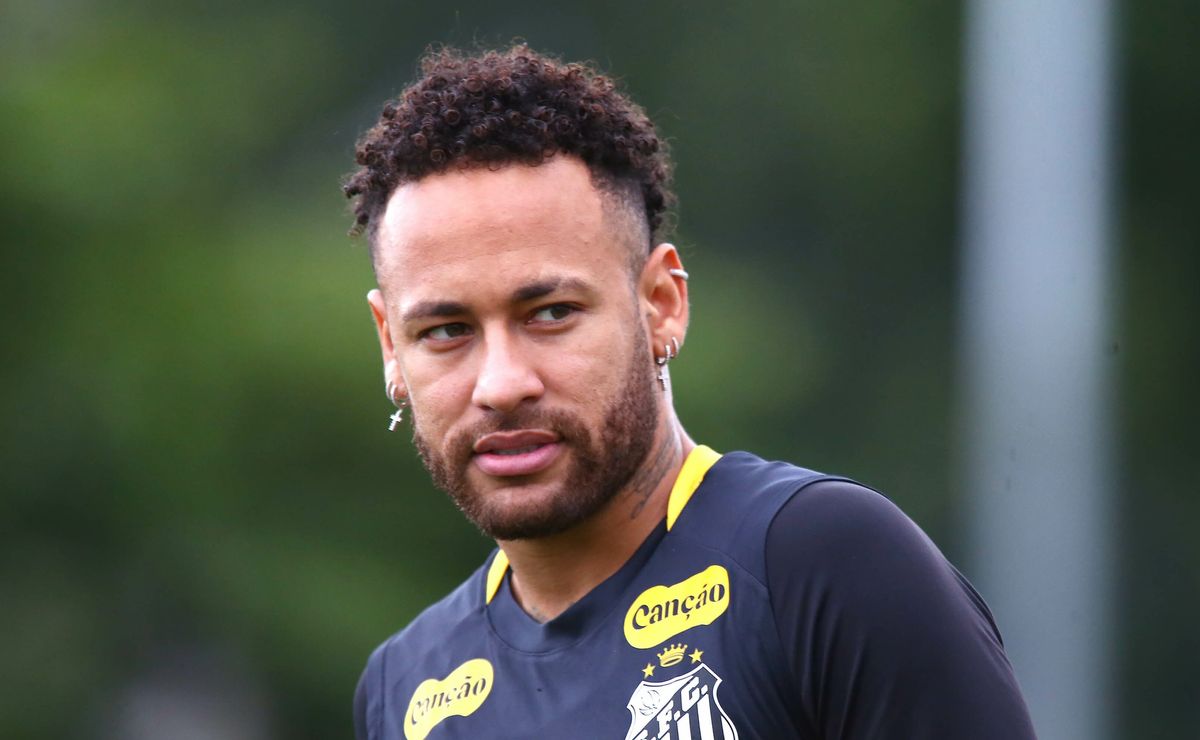 Santos chega ao Rio de Janeiro sem Neymar, mas atleta jogará contra o Flamengo, no Maracanã