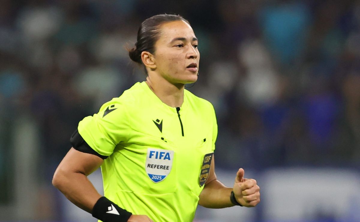 Craque Neto não aprova arbitragem de Edina Alves em RB Bragantino x Corinthians: “Foi uma vergonha”