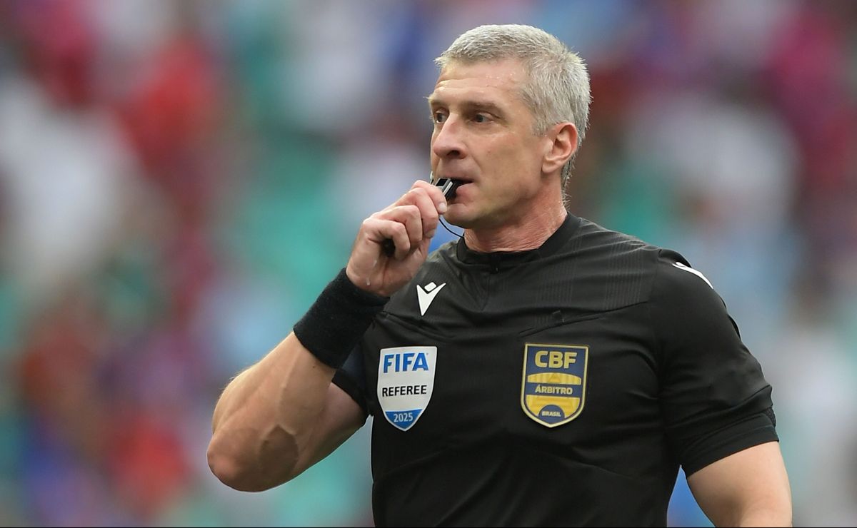 Torcida do Botafogo se divide com Anderson Daronco escalado para apitar duelo contra o Vitória: “Vai picotar”