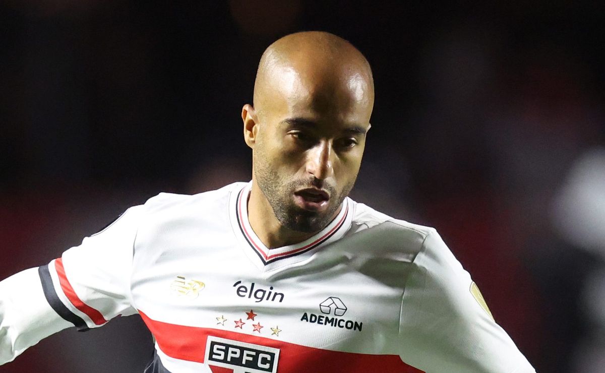 Lucas Moura quase marca um golaço e São Paulo pressiona o Bragantino no Morumbis
