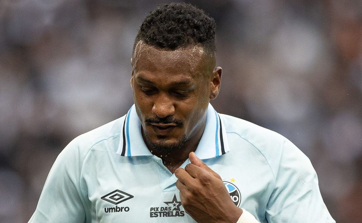 Futuro de Edenílson no Grêmio depende de ajuste salarial em 2026