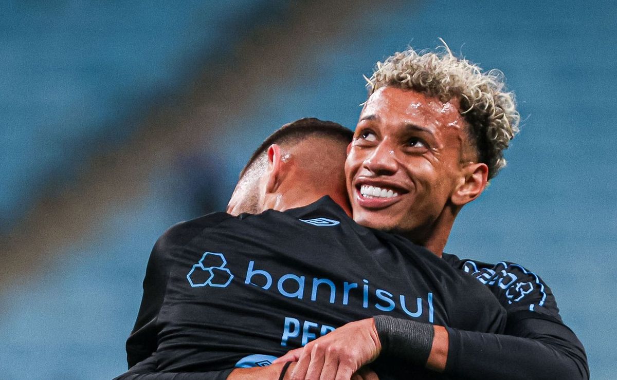 Bitello comunica desejo de voltar ao Grêmio e Odorico Roman prepara investida pesada no meia-atacante