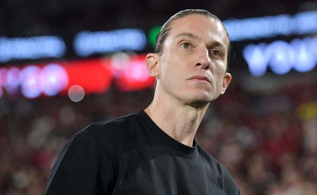 Filipe Luís surpreende e cita Leonardo Jardim, do Cruzeiro, em coletiva: “Muito igualado e disputado”