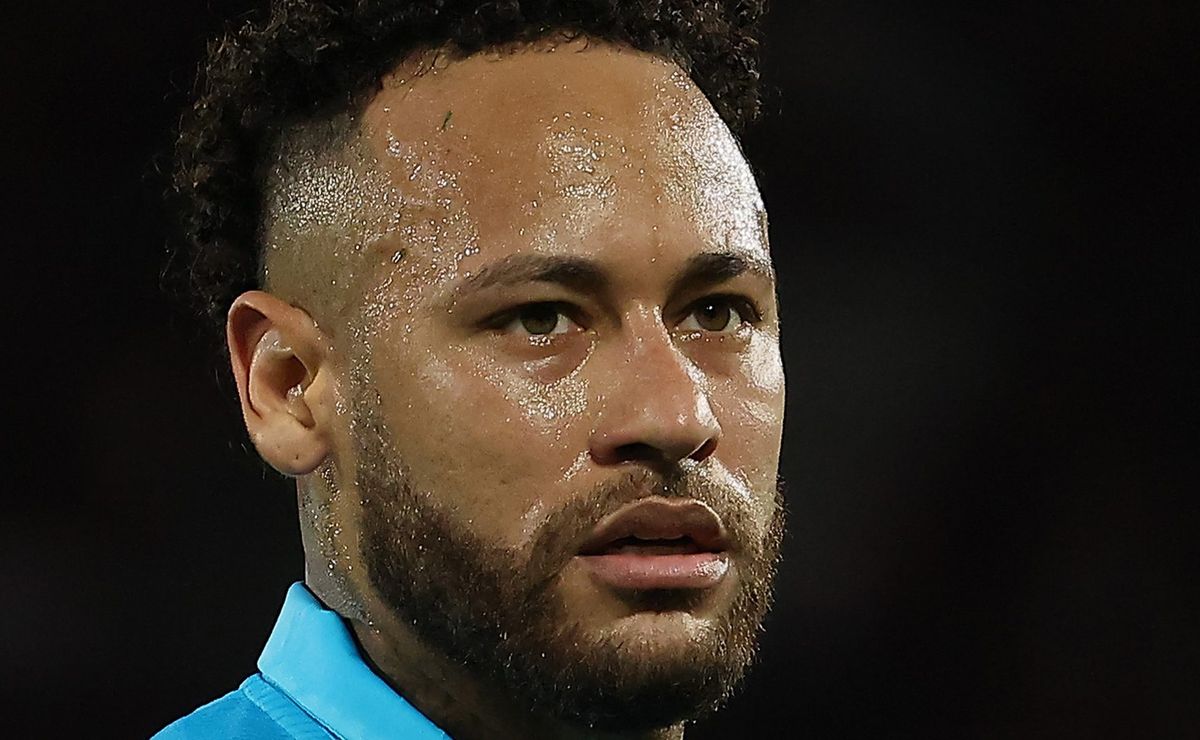 Neymar admite erro e conversa com Vojvoda após explosão na derrota para o Flamengo