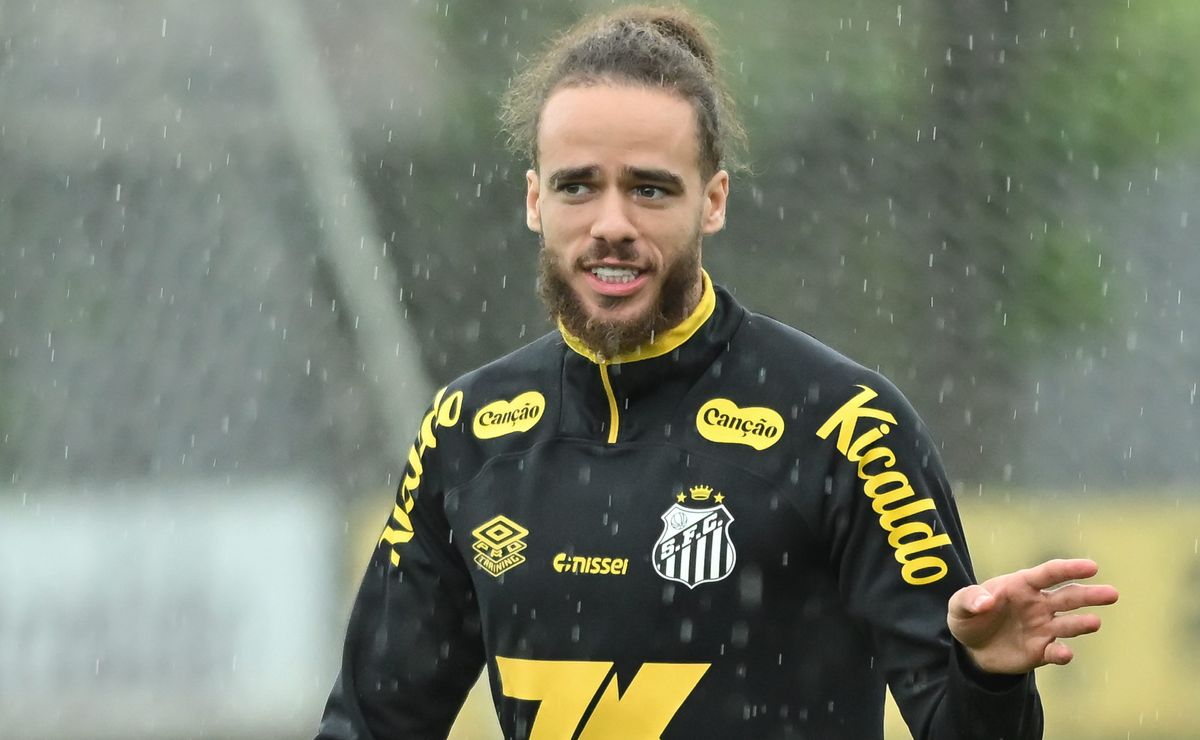 Brahimi quer permanecer no Santos, mas se incomoda com ‘guerra de narrativas’ entre Teixeira e Vojvoda