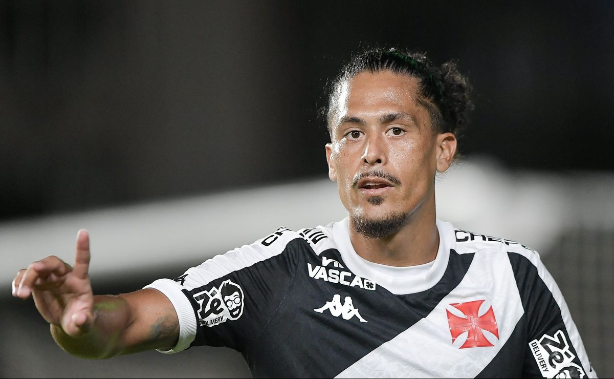 Maurício Lemos é liberado por Pedrinho após ficar fora dos planos do Vasco para 2026 