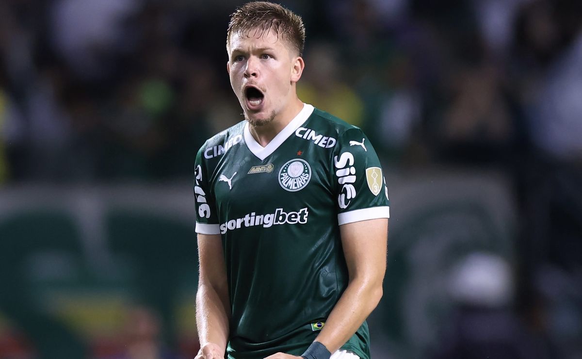 Palmeiras em alerta, Leicester observa Bruno Fuchs, mas clube resiste a vender zagueiro