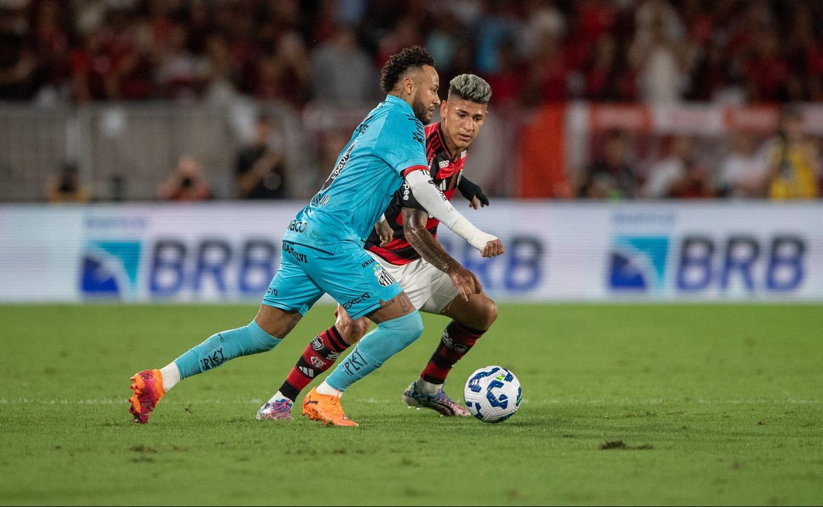 Sormani causa polêmica ao comparar ídolo do Flamengo Zico com Neymar: “A história dele é igual”