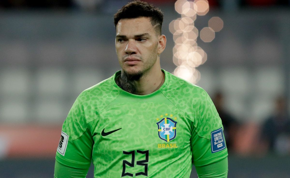 Torcida da Seleção Brasileira detona Ederson em lance bizarro contra o Senegal: “Querendo entregar”