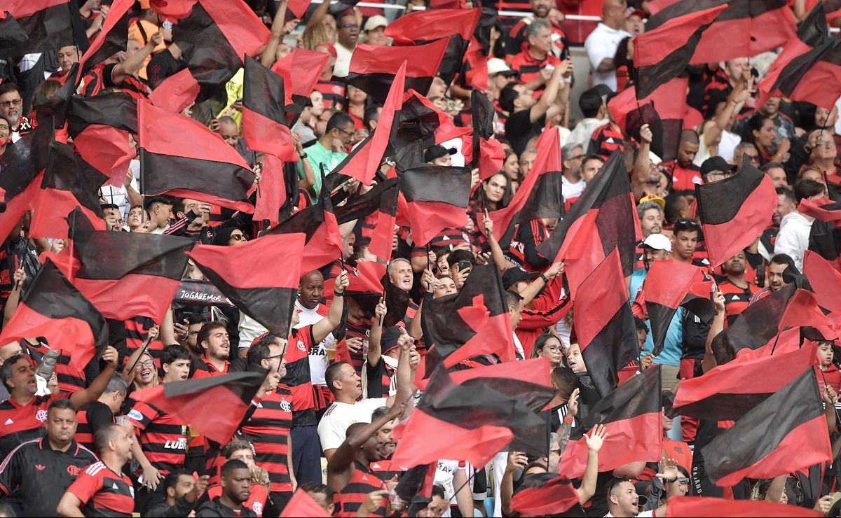Mesmo sendo visitante, torcida do Flamengo compra mais ingressos que a do Sport para jogo do Brasileirão