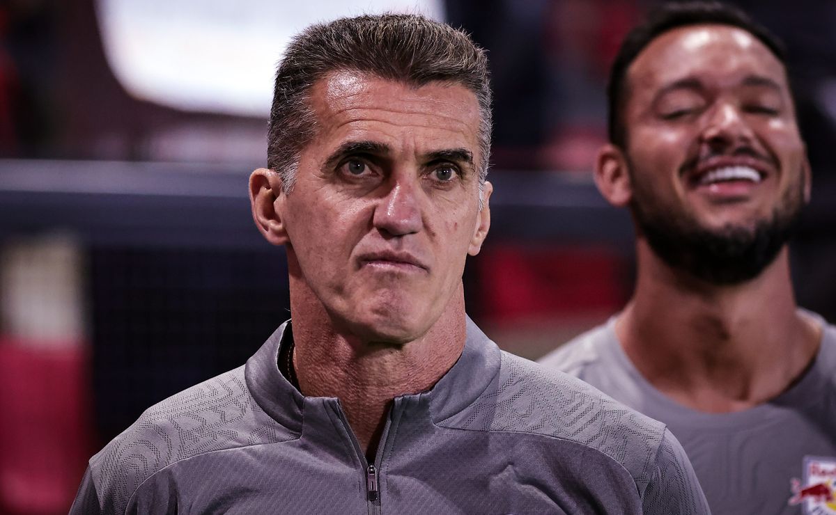 Vagner Mancini, do Bragantino, analisa vitória contra o Atlético-MG e ressalta reação do elenco