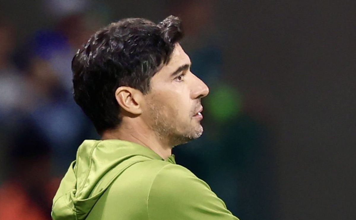 Abel Ferreira surpreende nos bastidores e manda aviso ao elenco do Palmeiras que deseja foco na reta final