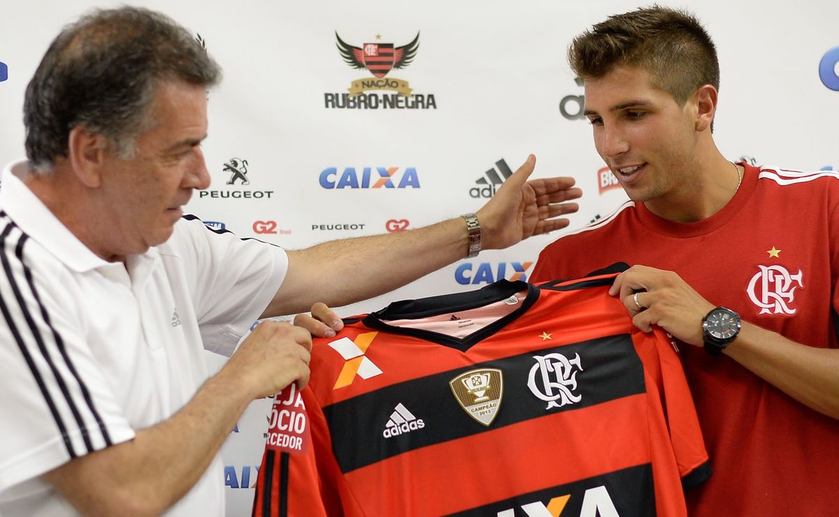 Grêmio contrata campeão da Libertadores pelo Flamengo e Pelaipe irá assumir o Clube, diz jornalista