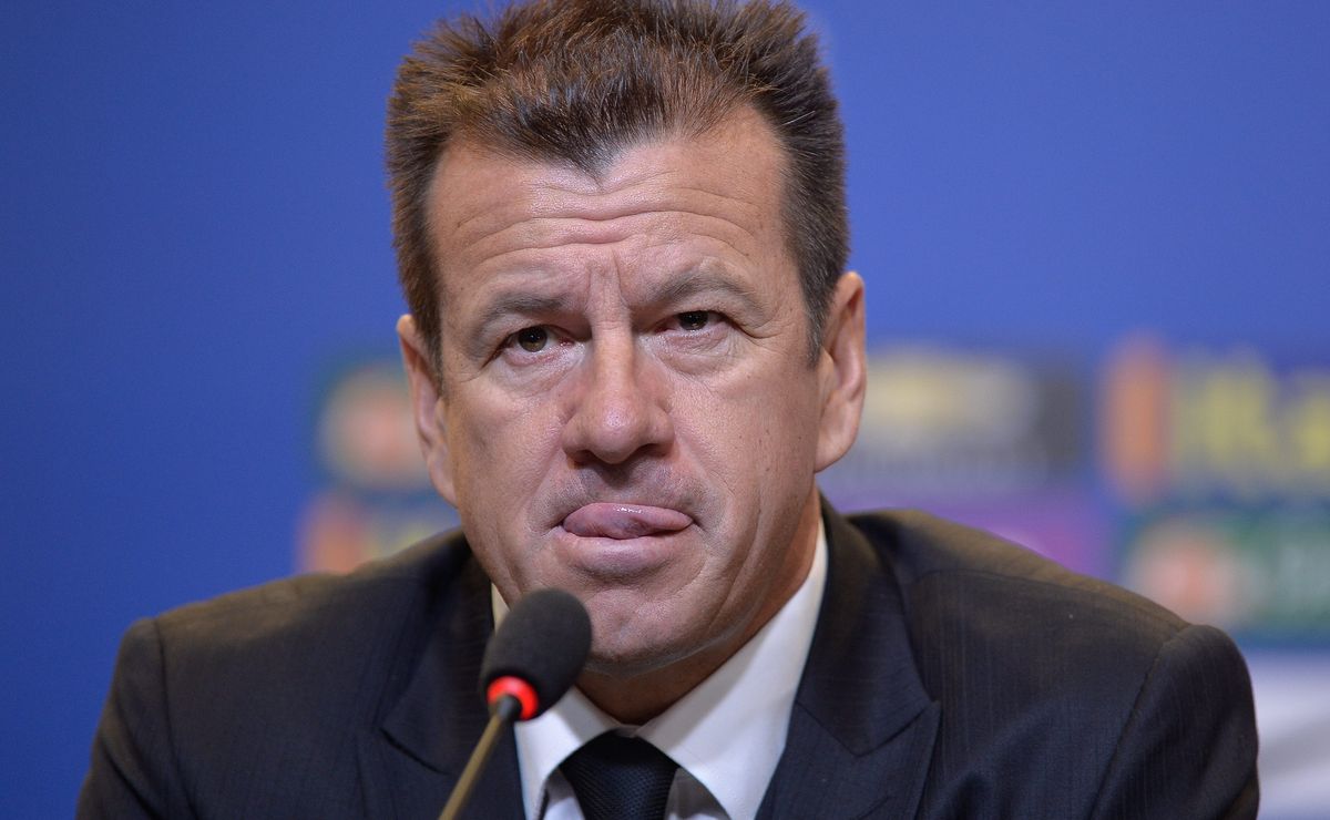 Dunga detalha como Ancelotti arrancou pela raiz polêmica política que assombrava Seleção Brasileira