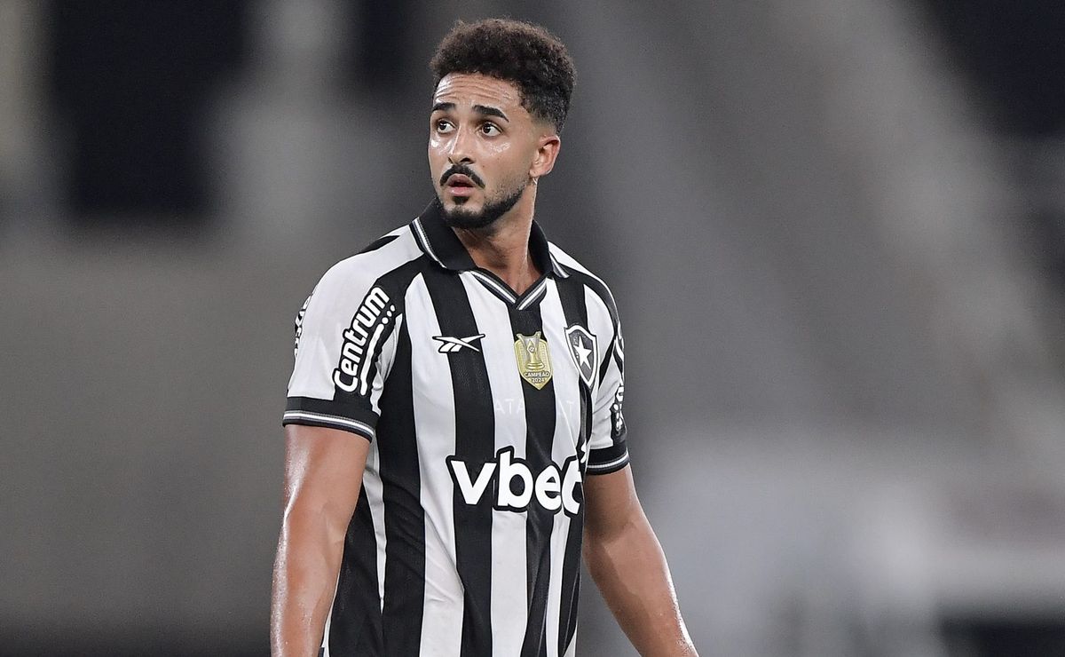 Centroavante do Botafogo, Chris Ramos revela possibilidade de atuar pelos Estados Unidos na Copa do Mundo de 2026