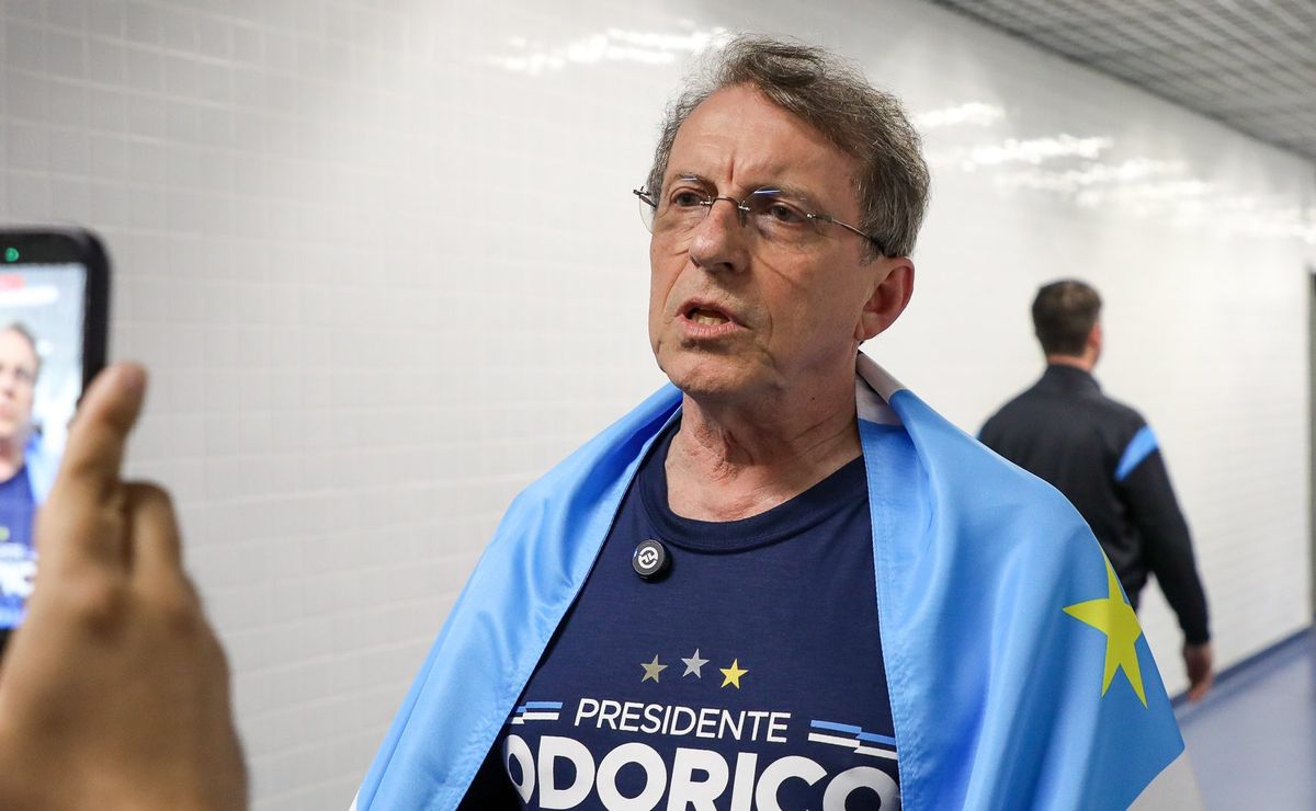 Grêmio projeta até oito reforços e retorno de lesionados para reformular elenco em 2026