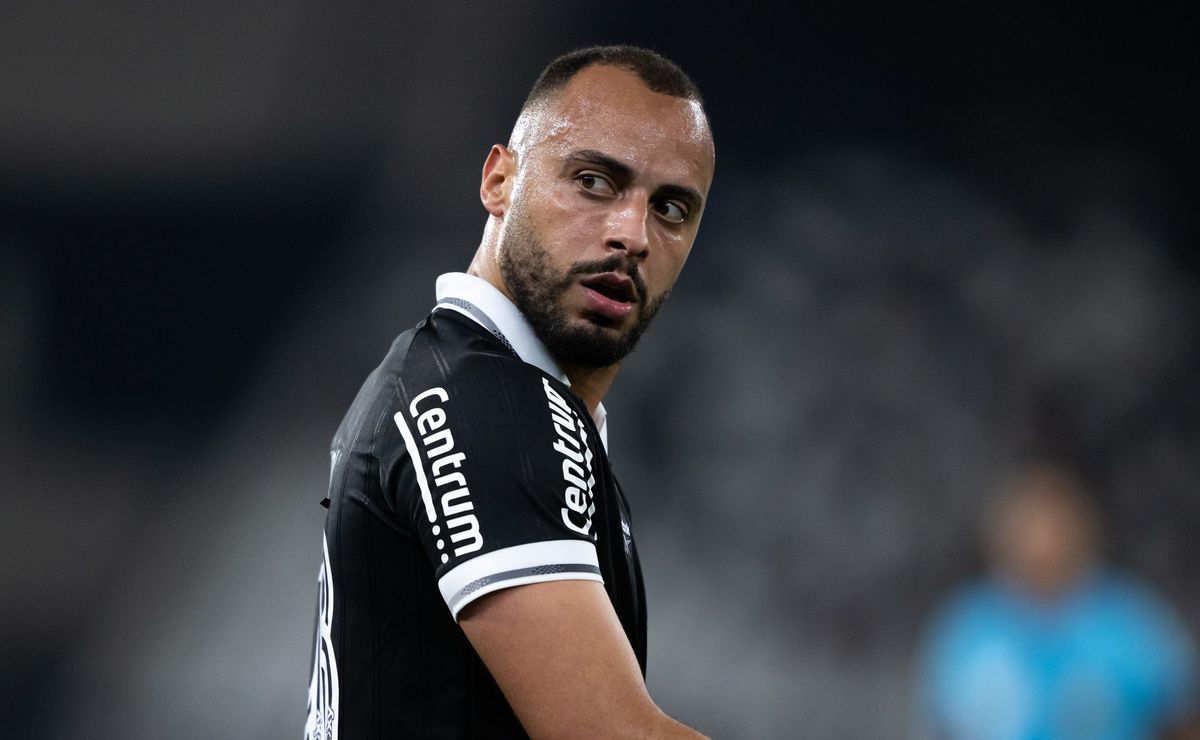 Davide Ancelotti surpreende ao revelar motivo da ausência de Arthur Cabral em Botafogo x Sport