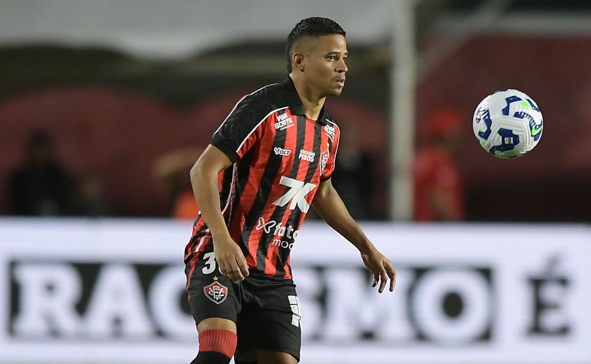 Erick projeta decisão contra o Palmeiras e vê Vitória capaz de escapar: “É o jogo da nossa vida”