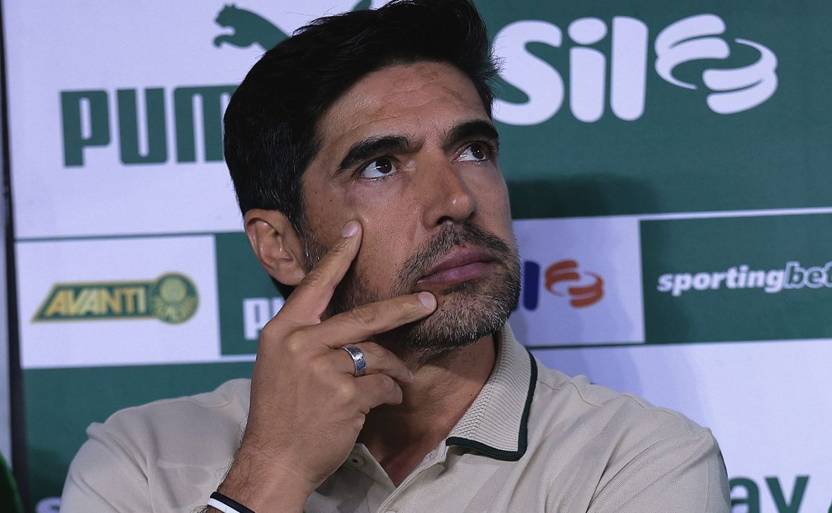 Casagrande revela pressão em Abel Ferreira que pode selar destino do Palmeiras no duelo contra Vitória-BA