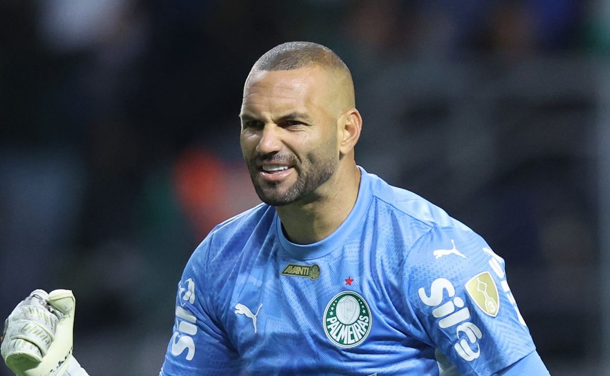 Palmeiras monitora situação de Weverton diante de interesse de Grêmio e Inter