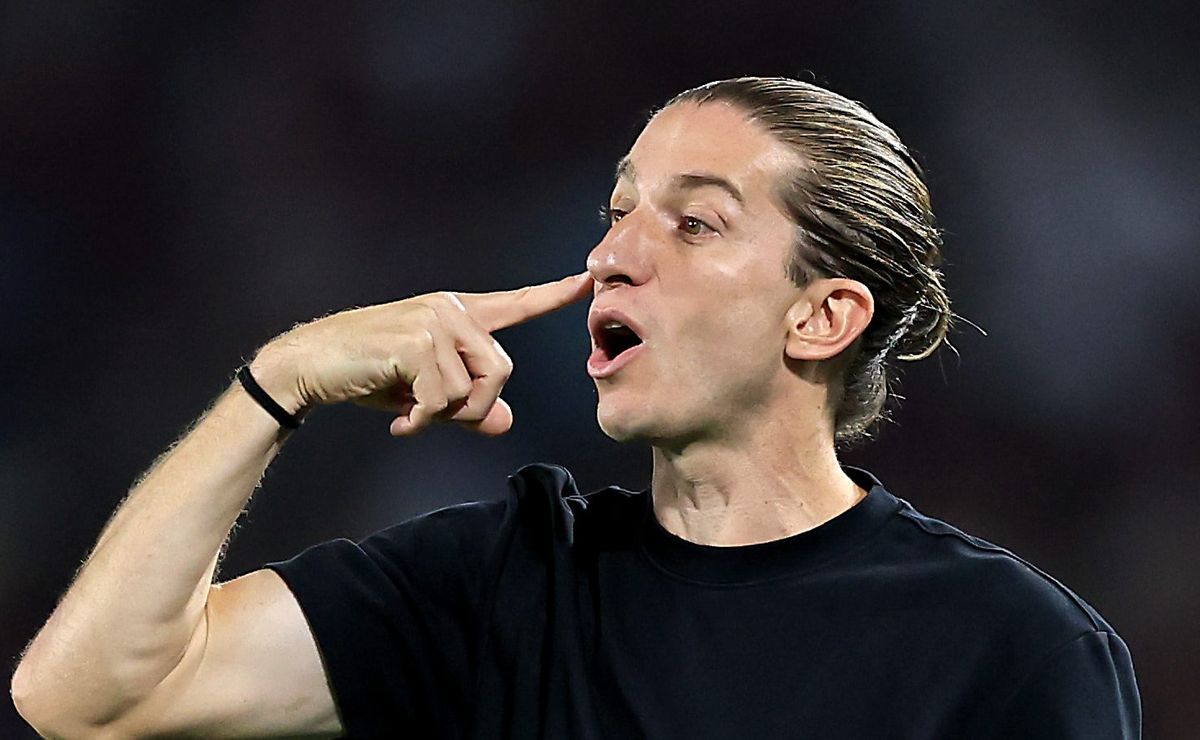 Filipe Luís barra titular e decide que João Victor não irá mais jogar esse ano pelo Flamengo