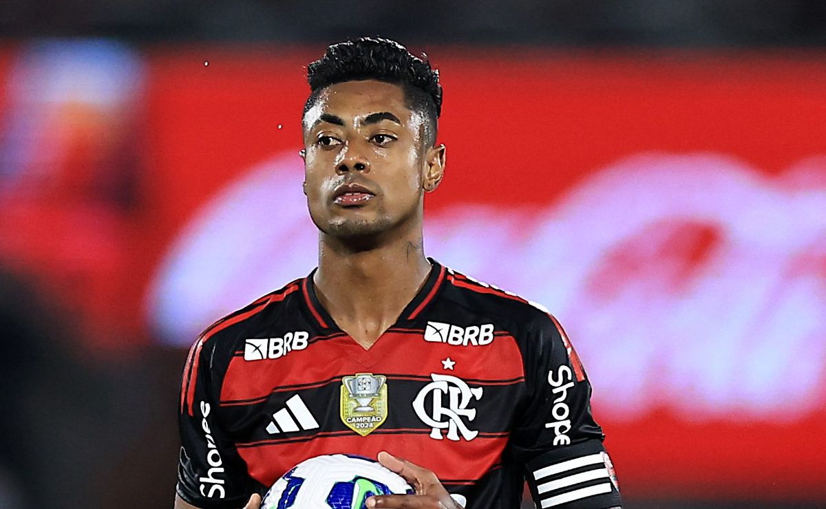 Bruno Henrique tem situação atualizada após pedir para sair com dor muscular no FlaxFlu