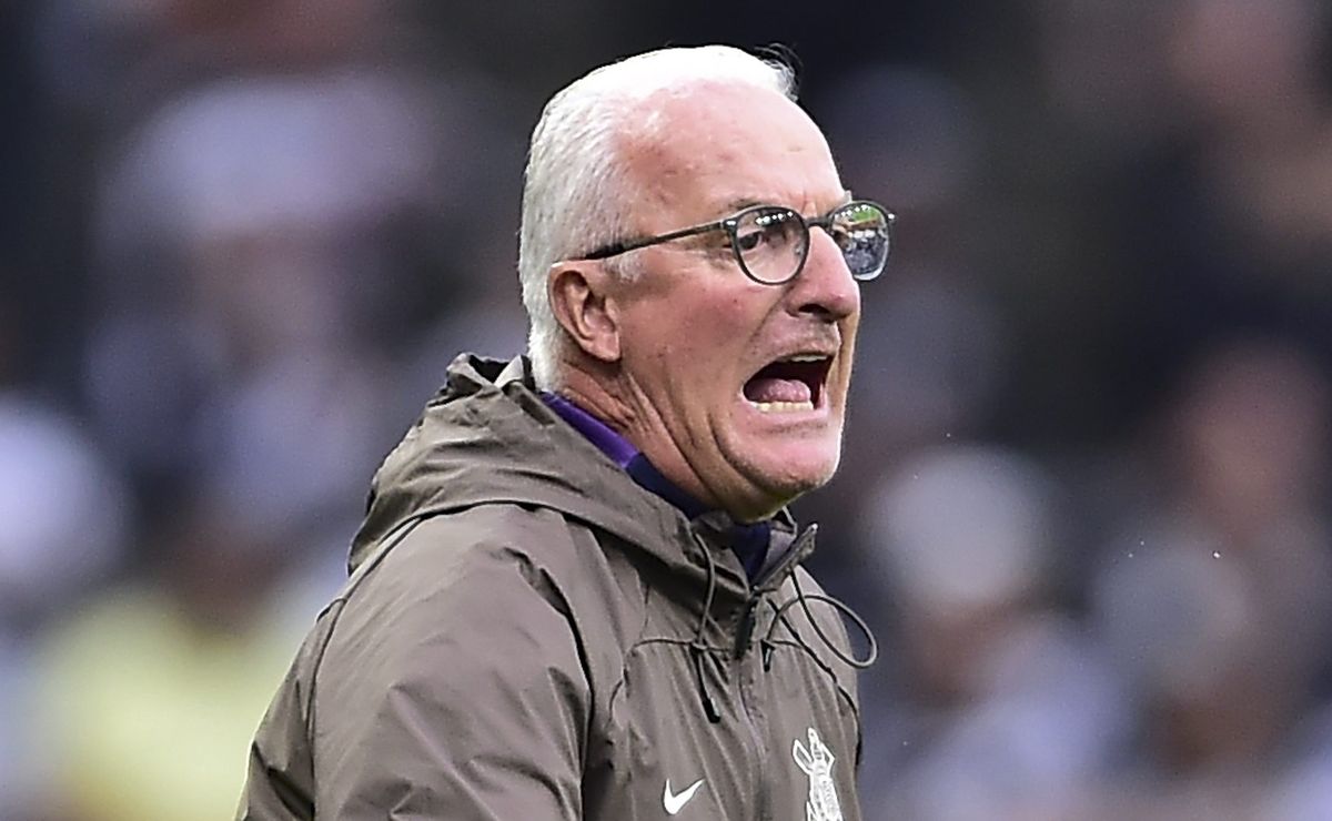 Dorival Júnior confirma Corinthians sem Hugo Souza e com Gui Negão no ataque contra o São Paulo