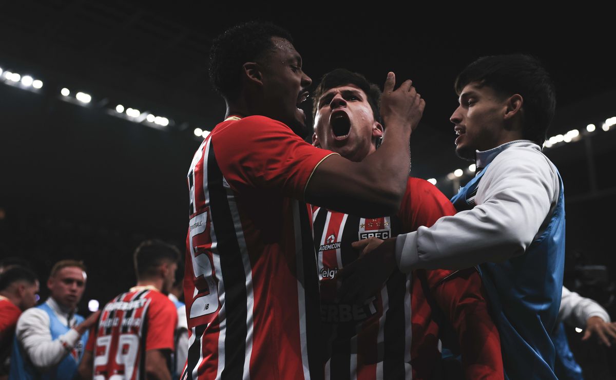 São Paulo perde por 3 a 1 no clássico, mas mostra força que precisa manter na reta final