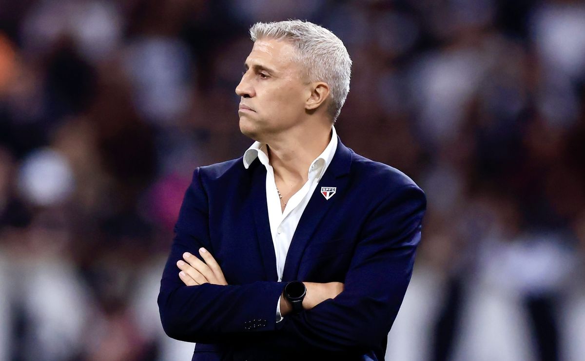 Crespo promove entrada de Tapia, mas não evita derrota do São Paulo contra o Corinthians