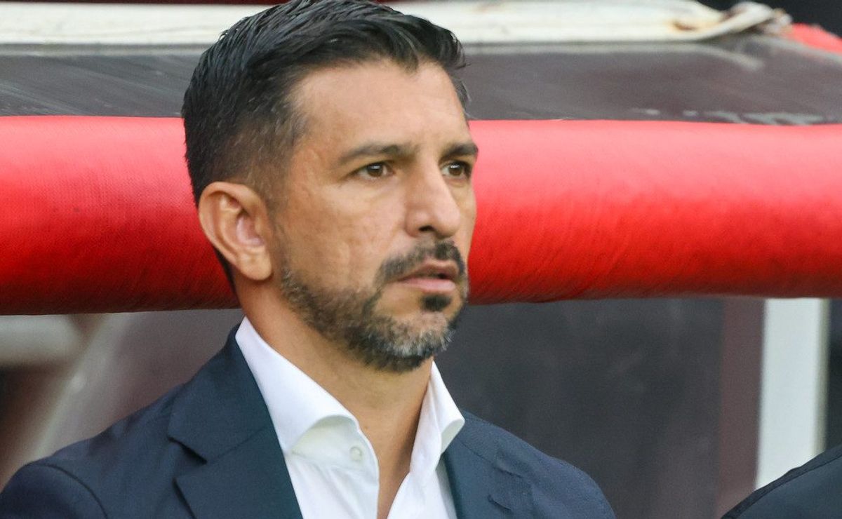 Emiliano Díaz aproveita vitória para desabafar e confronta a imprensa: “gostam de sangue constantemente”